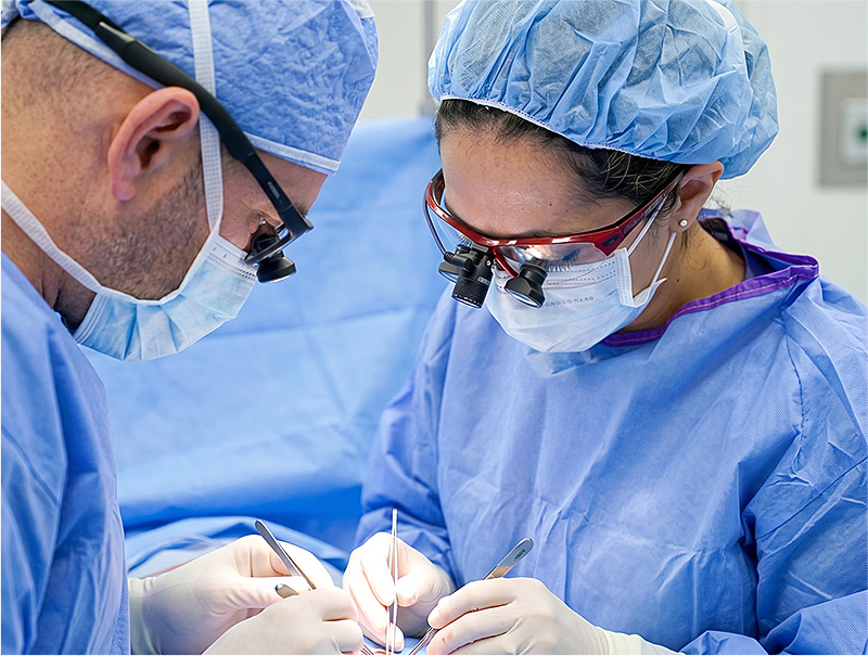 Dr. Melanie Goldfarb performs a parathyroidectomy.