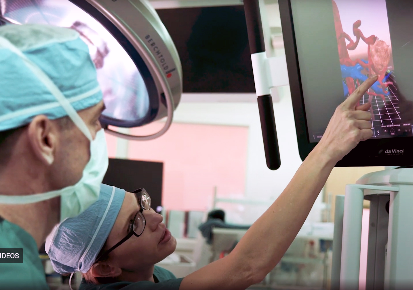 Dr. Jennifer Linehan uses 3D imaging to plan the surgery